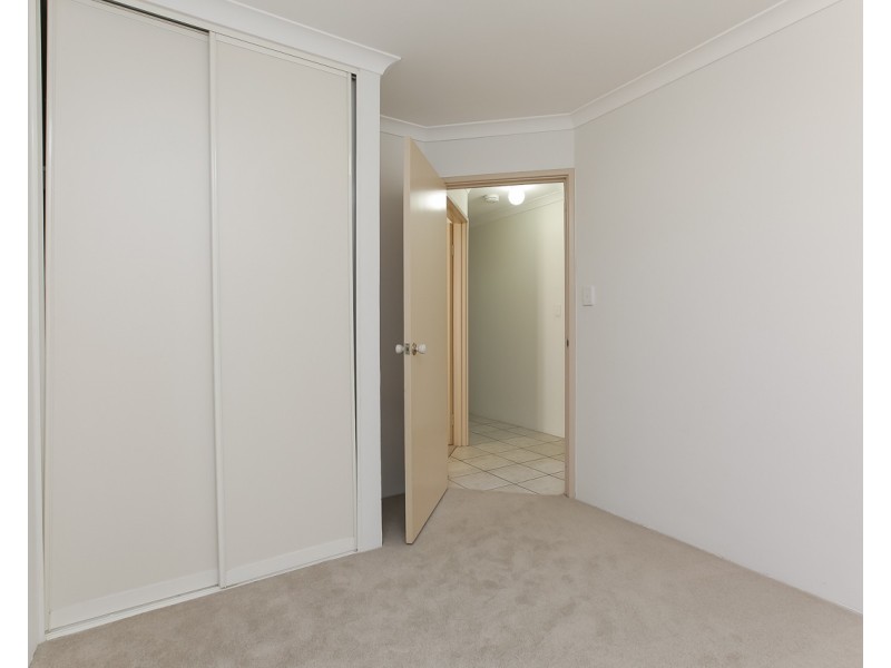 16 Glendevon Turn, Kinross WA 6028