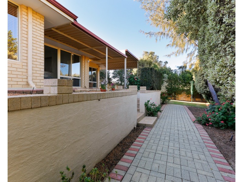 16 Glendevon Turn, Kinross WA 6028