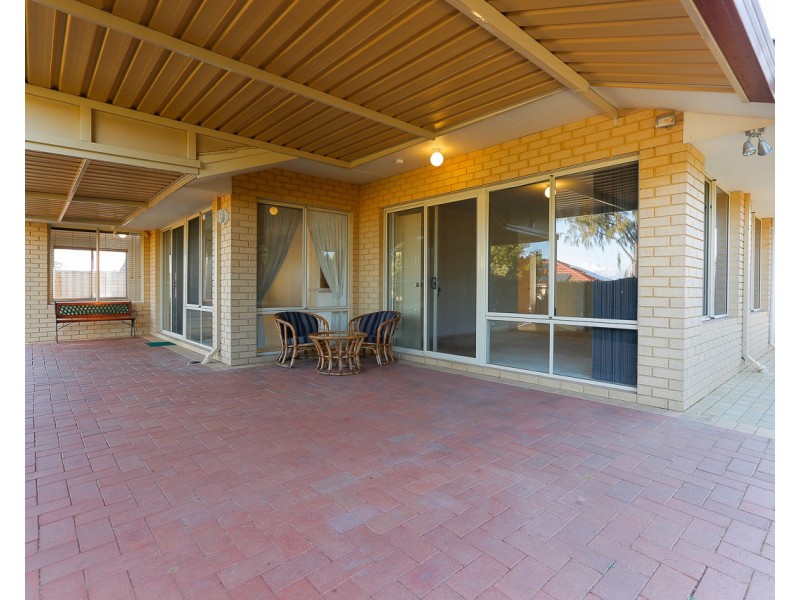 16 Glendevon Turn, Kinross WA 6028