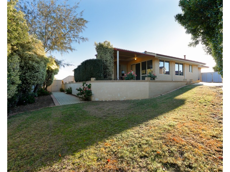 16 Glendevon Turn, Kinross WA 6028