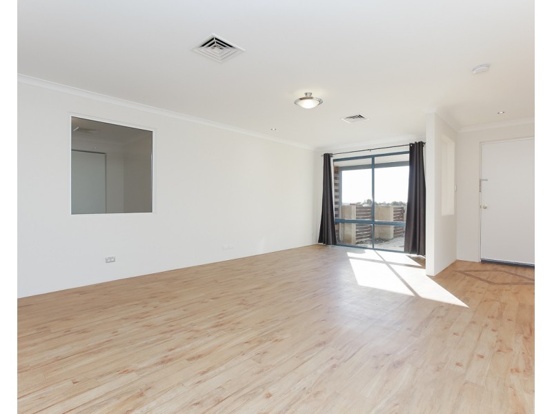 4 Cleland Close, Clarkson WA 6030