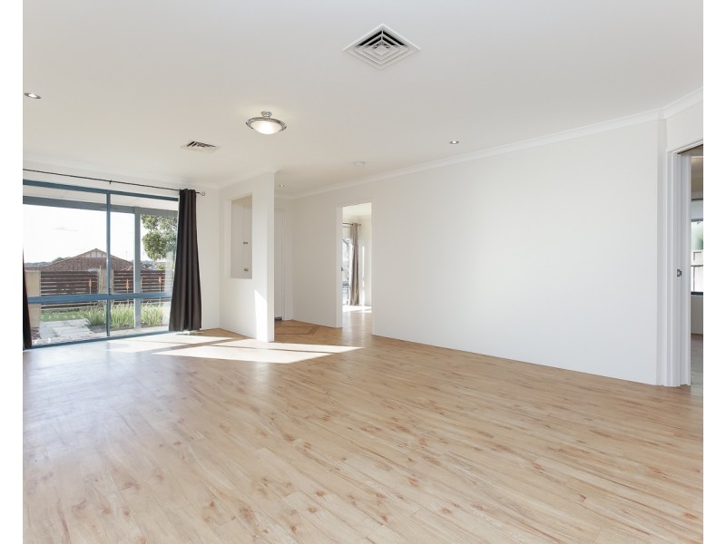 4 Cleland Close, Clarkson WA 6030