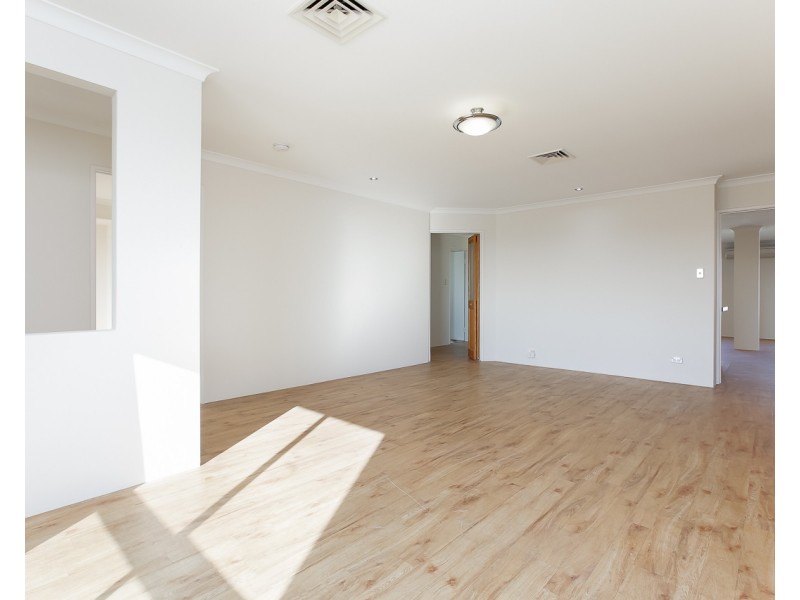 4 Cleland Close, Clarkson WA 6030