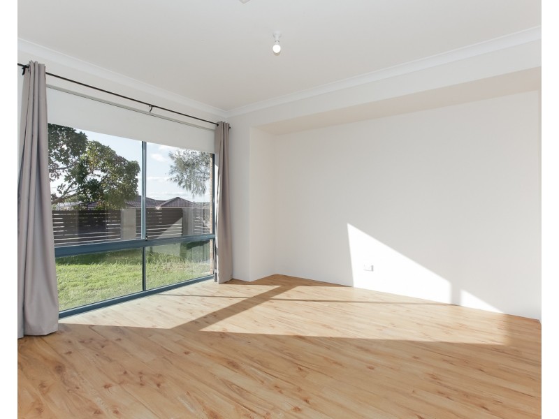 4 Cleland Close, Clarkson WA 6030