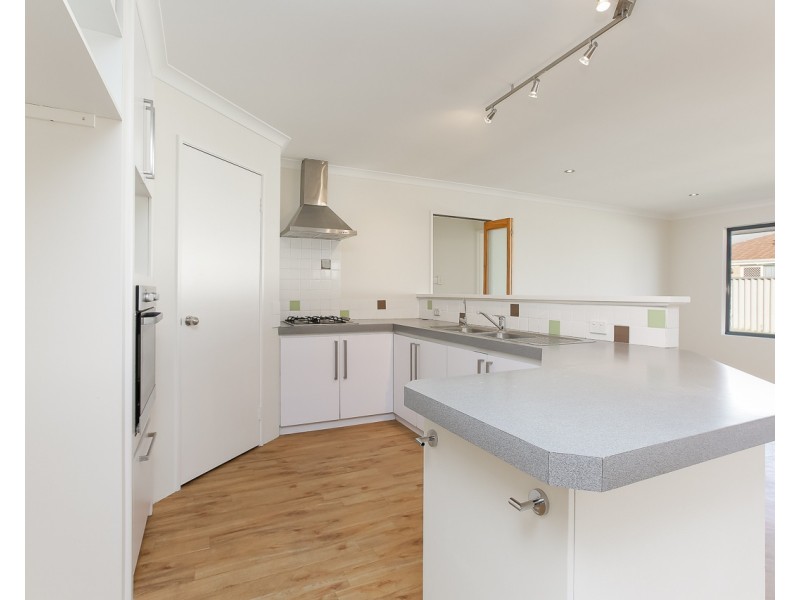 4 Cleland Close, Clarkson WA 6030