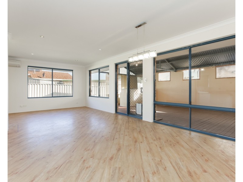 4 Cleland Close, Clarkson WA 6030