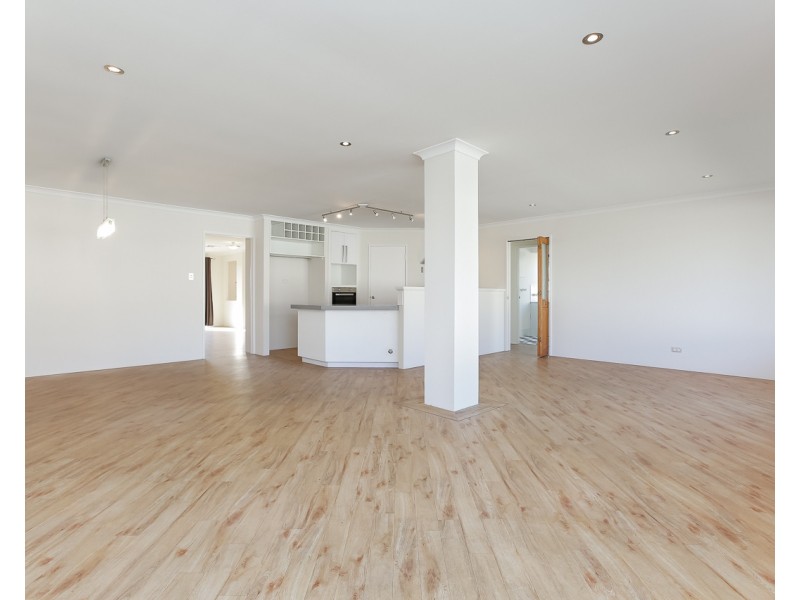 4 Cleland Close, Clarkson WA 6030