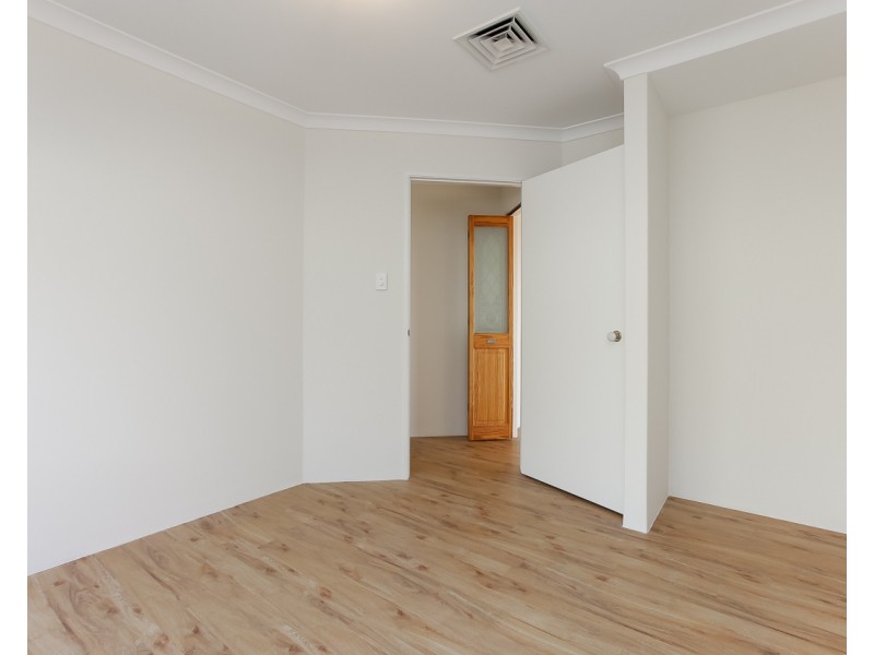 4 Cleland Close, Clarkson WA 6030