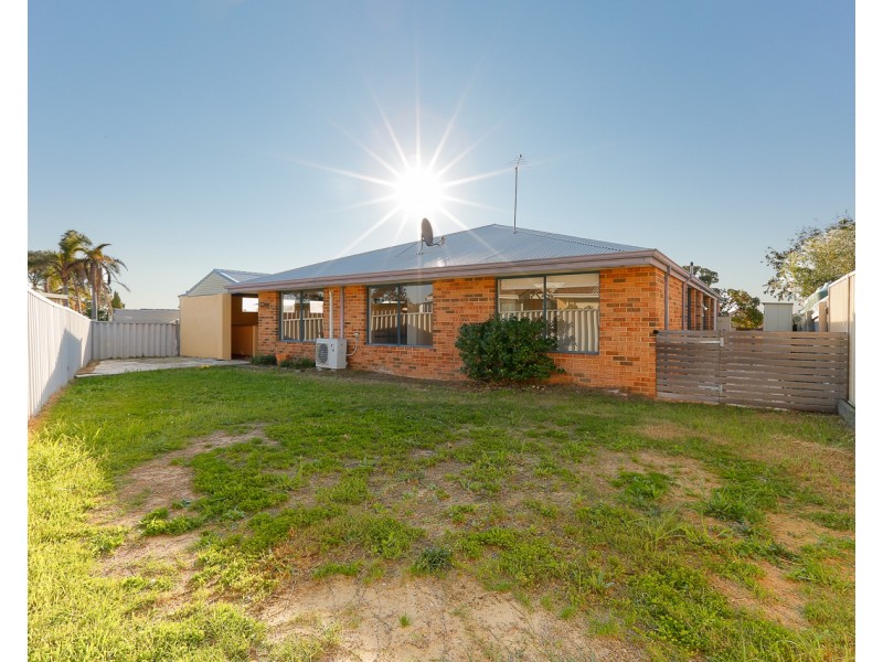 4 Cleland Close, Clarkson WA 6030