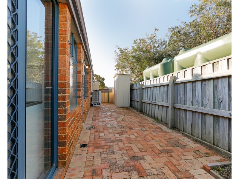 4 Cleland Close, Clarkson WA 6030