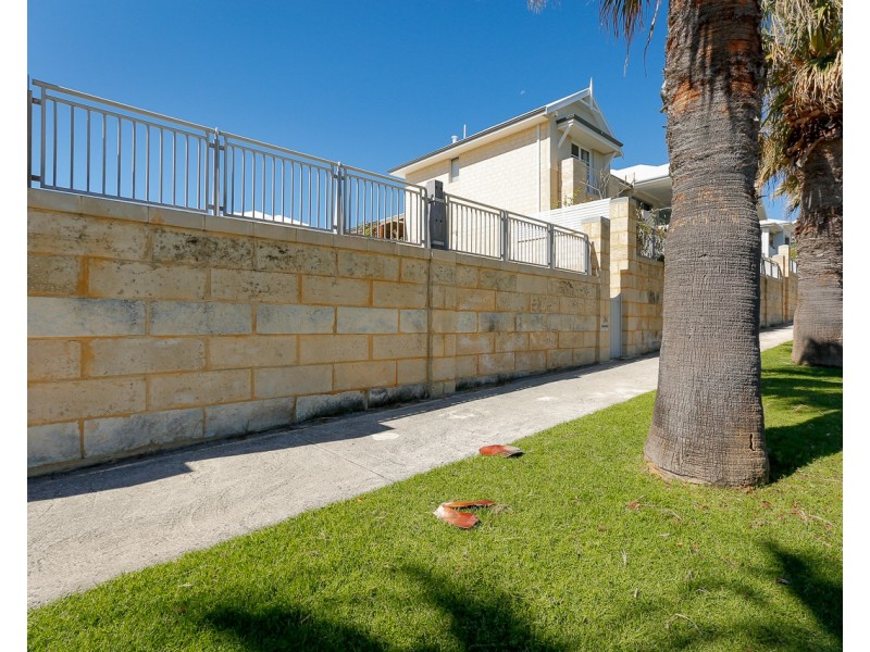 26 Ocean Falls Boulevard, Mindarie WA 6030