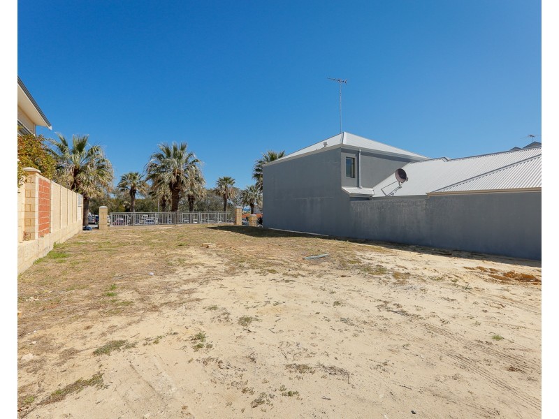 26 Ocean Falls Boulevard, Mindarie WA 6030