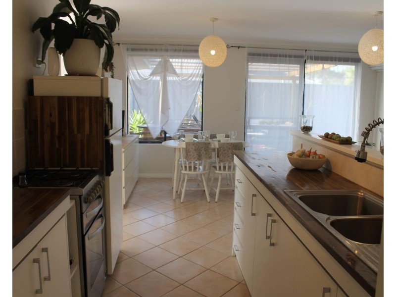 14 Durrington Glade, Clarkson WA 6030