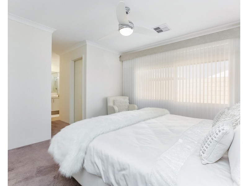 12 Seascape Road, Jindalee WA 6036