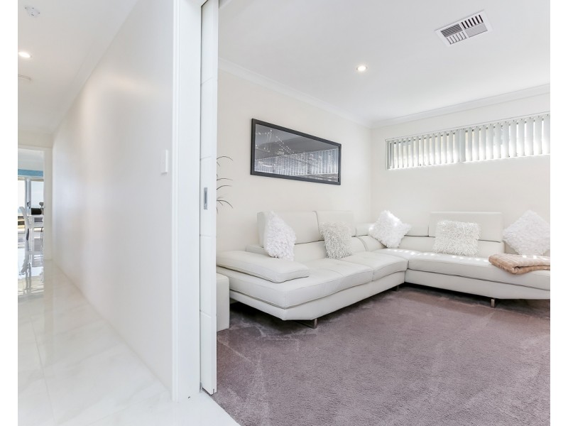 12 Seascape Road, Jindalee WA 6036