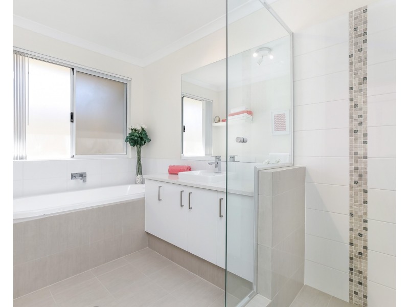 12 Seascape Road, Jindalee WA 6036