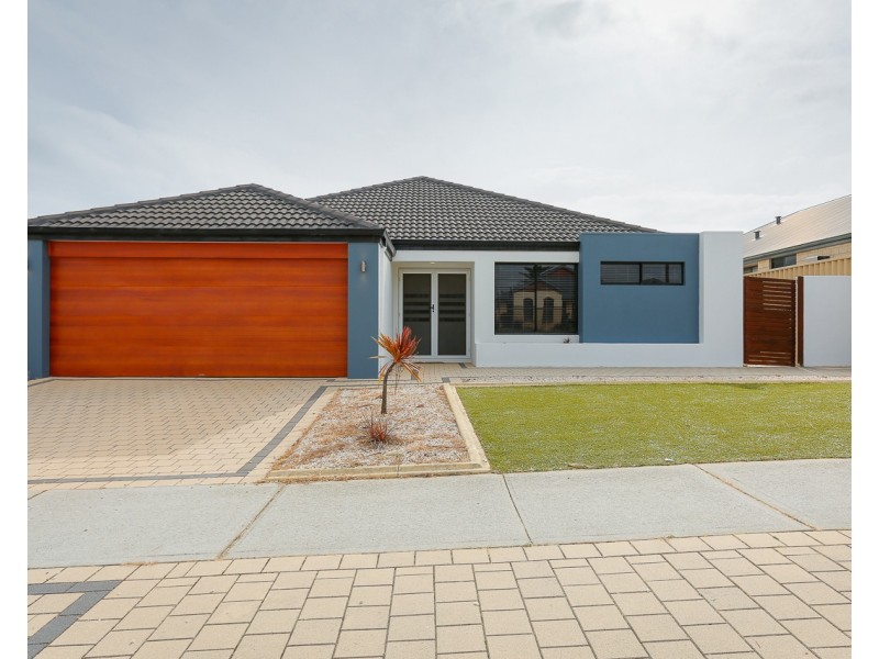 35 Fairbourne Approach, Butler WA 6036