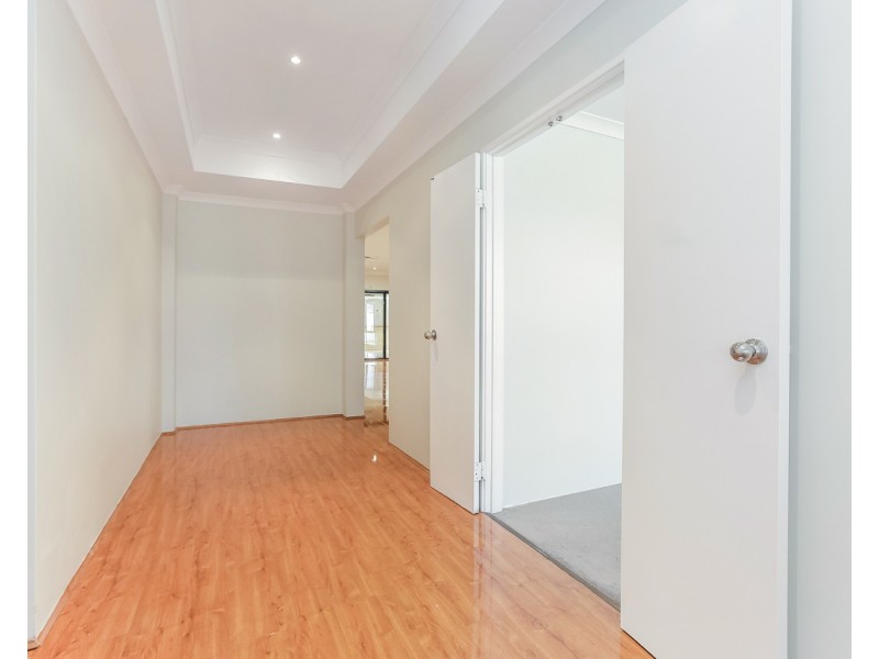 35 Fairbourne Approach, Butler WA 6036
