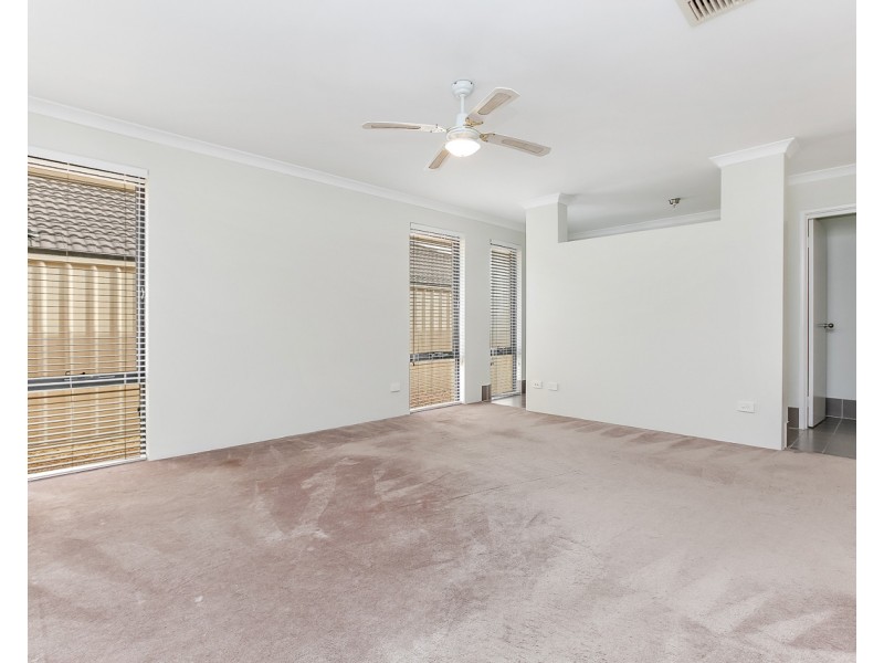 35 Fairbourne Approach, Butler WA 6036