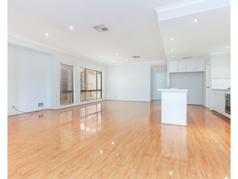 35 Fairbourne Approach, Butler WA 6036