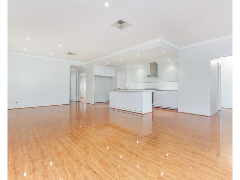 35 Fairbourne Approach, Butler WA 6036