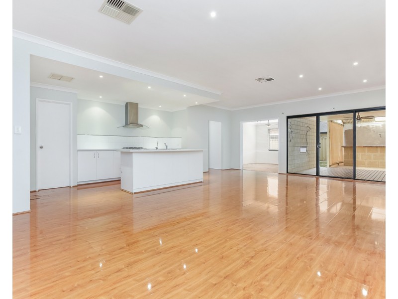 35 Fairbourne Approach, Butler WA 6036