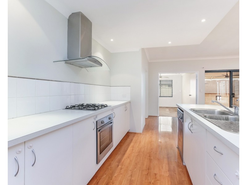 35 Fairbourne Approach, Butler WA 6036