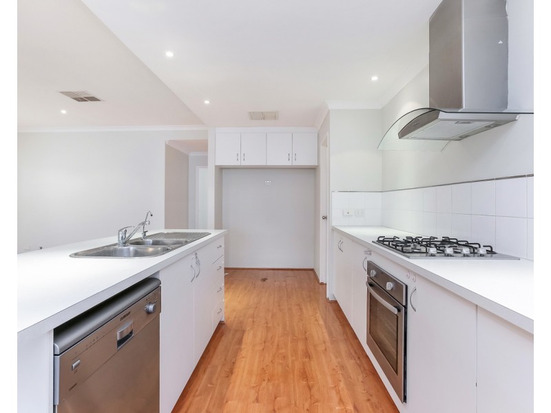 35 Fairbourne Approach, Butler WA 6036