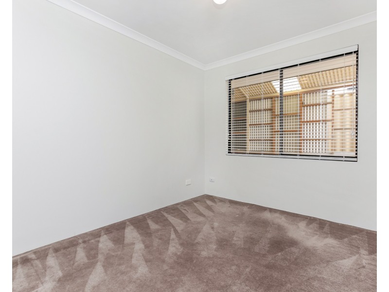 35 Fairbourne Approach, Butler WA 6036