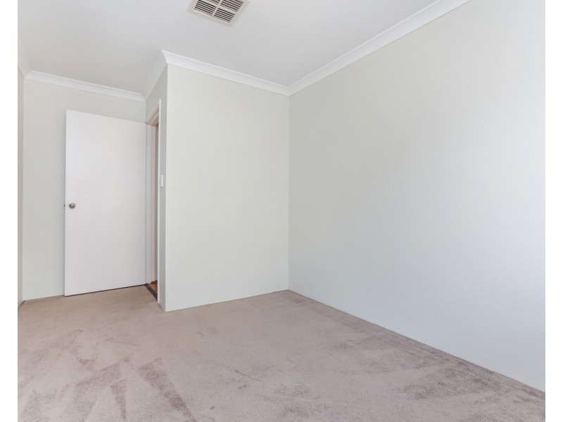 35 Fairbourne Approach, Butler WA 6036