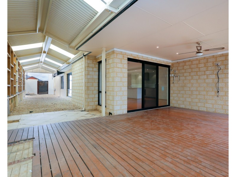 35 Fairbourne Approach, Butler WA 6036
