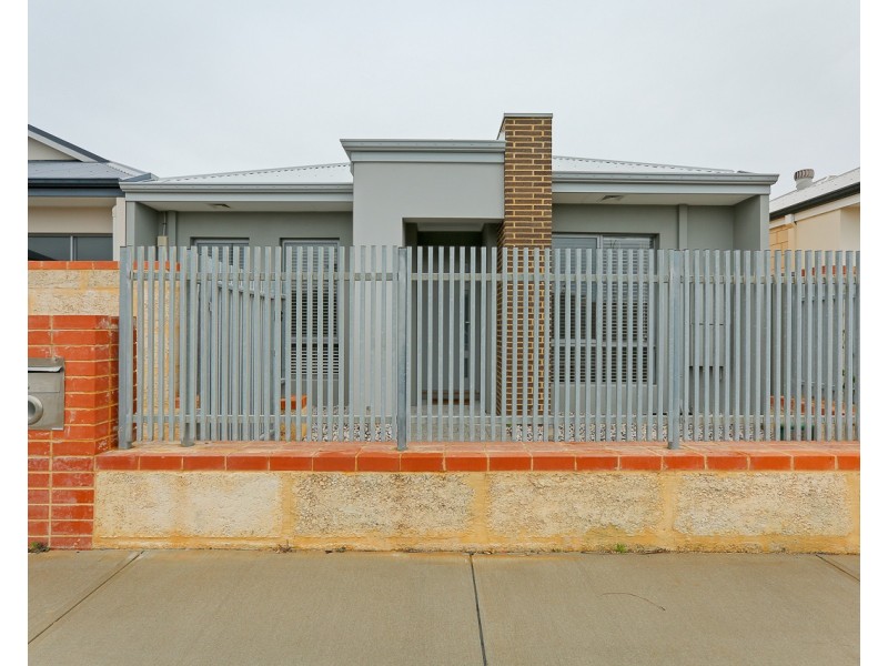 55 Roulettes Parade, Clarkson WA 6030