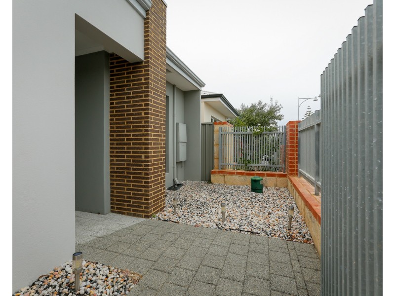 55 Roulettes Parade, Clarkson WA 6030