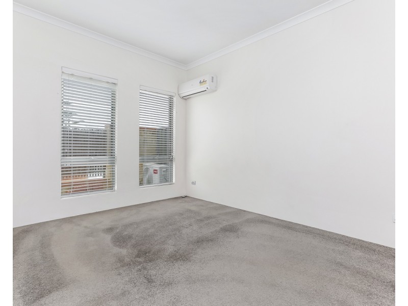 55 Roulettes Parade, Clarkson WA 6030