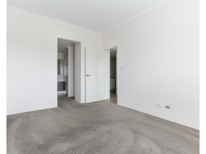 55 Roulettes Parade, Clarkson WA 6030