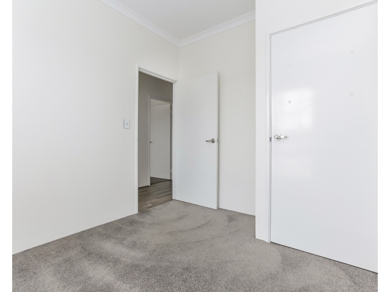 55 Roulettes Parade, Clarkson WA 6030