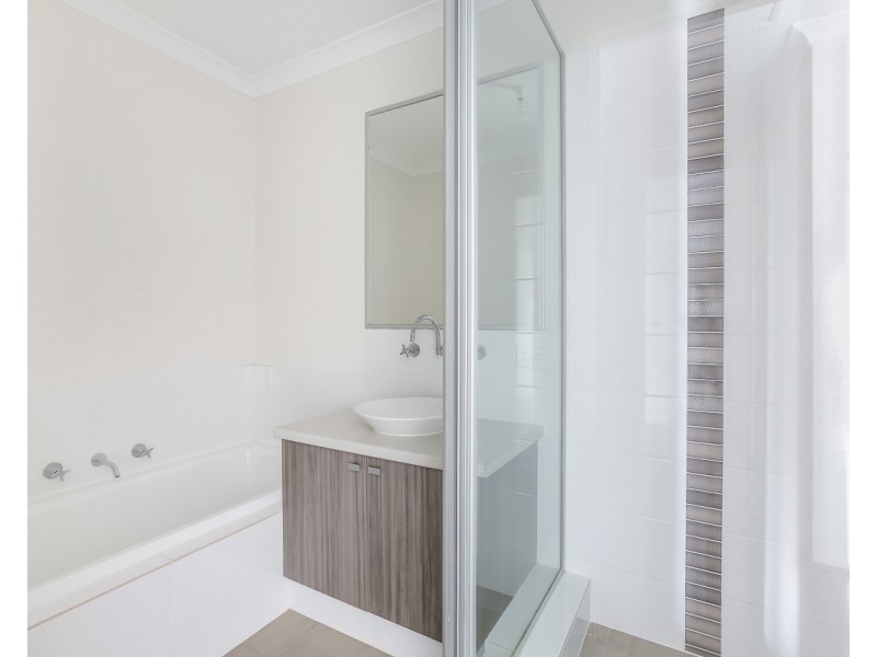 55 Roulettes Parade, Clarkson WA 6030