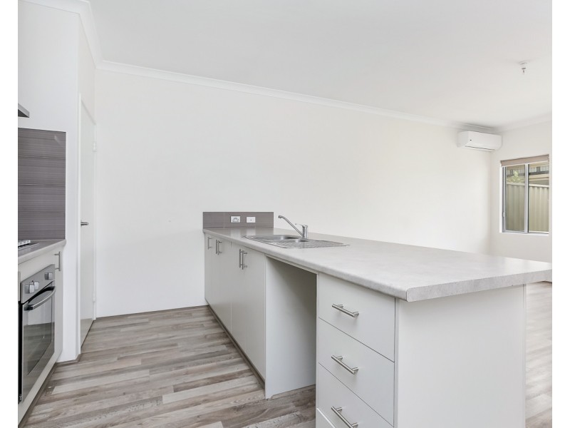 55 Roulettes Parade, Clarkson WA 6030