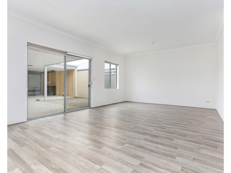 55 Roulettes Parade, Clarkson WA 6030