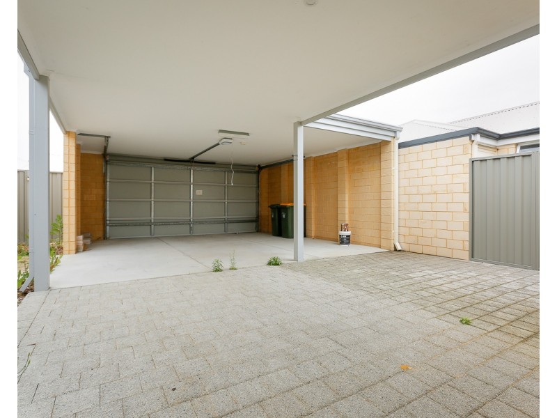 55 Roulettes Parade, Clarkson WA 6030