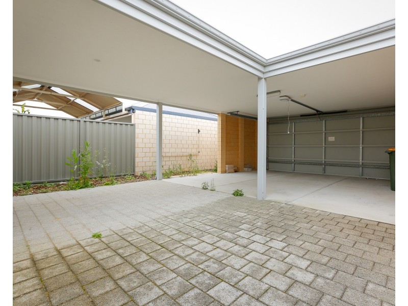 55 Roulettes Parade, Clarkson WA 6030