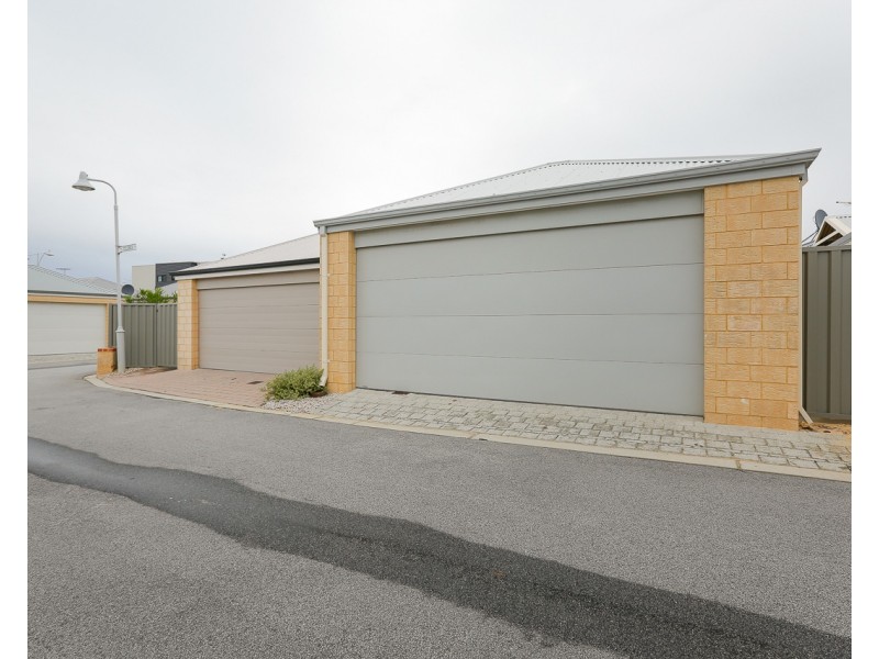 55 Roulettes Parade, Clarkson WA 6030