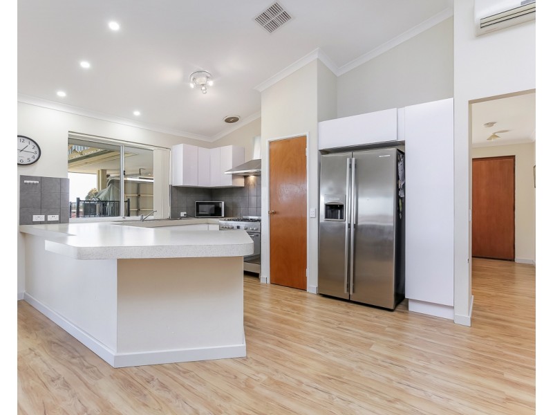 43 Kinglassie Circle, Kinross WA 6028