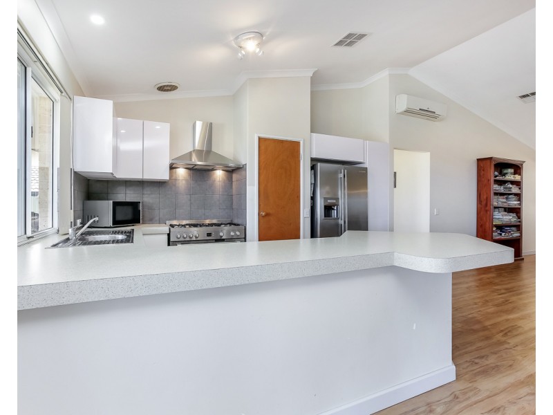 43 Kinglassie Circle, Kinross WA 6028