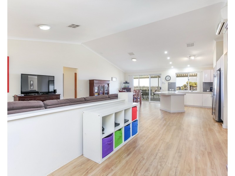 43 Kinglassie Circle, Kinross WA 6028