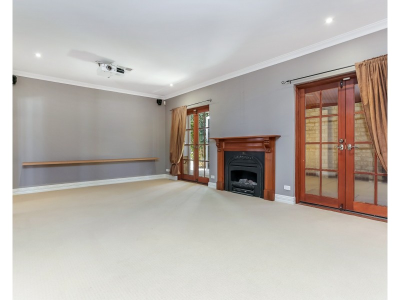 9 Caldera Close, Mindarie WA 6030