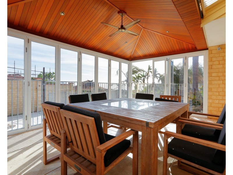 9 Caldera Close, Mindarie WA 6030