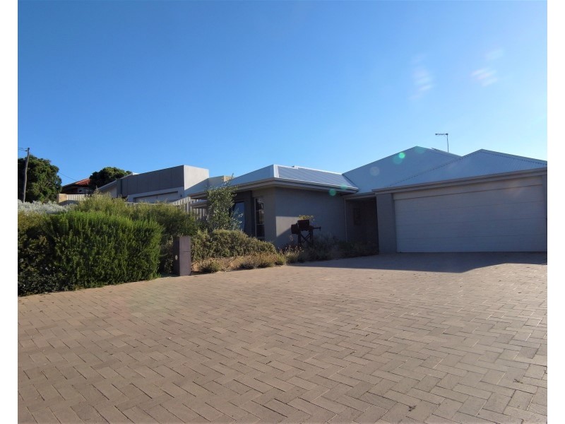 17  Hazel Avenue, Quinns Rocks WA 6030