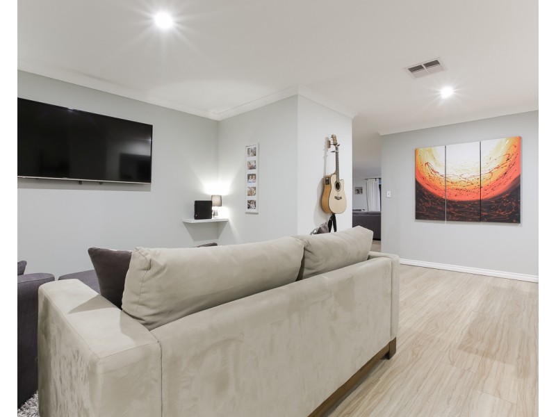 30 Midlothian Crescent, Kinross WA 6028