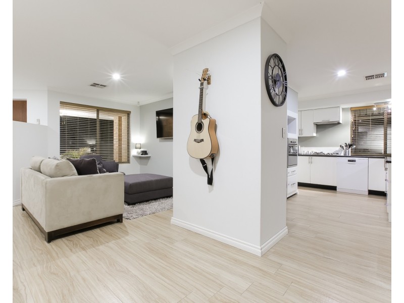 30 Midlothian Crescent, Kinross WA 6028